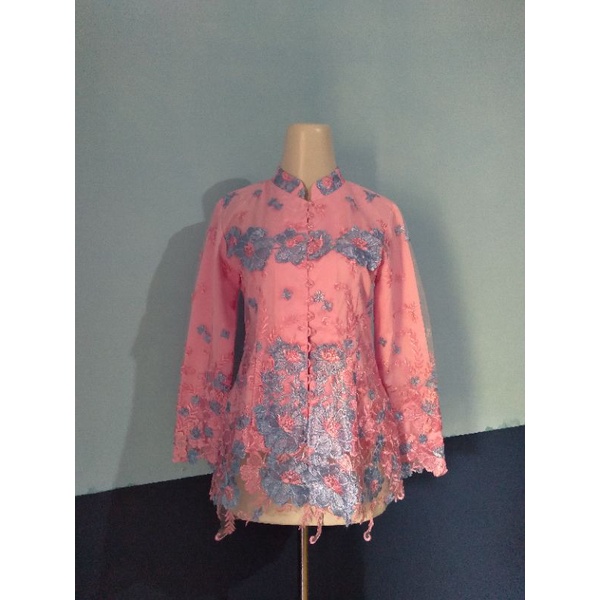 Atasan kebaya modern brokat pink