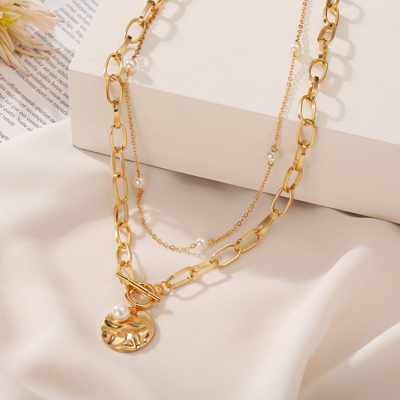 YEEZII Kalung Rantai Klavikula Hias Liontin Kupu-Kupu Hati Mutiara Warna Emas Gaya Retro Untuk Wanita