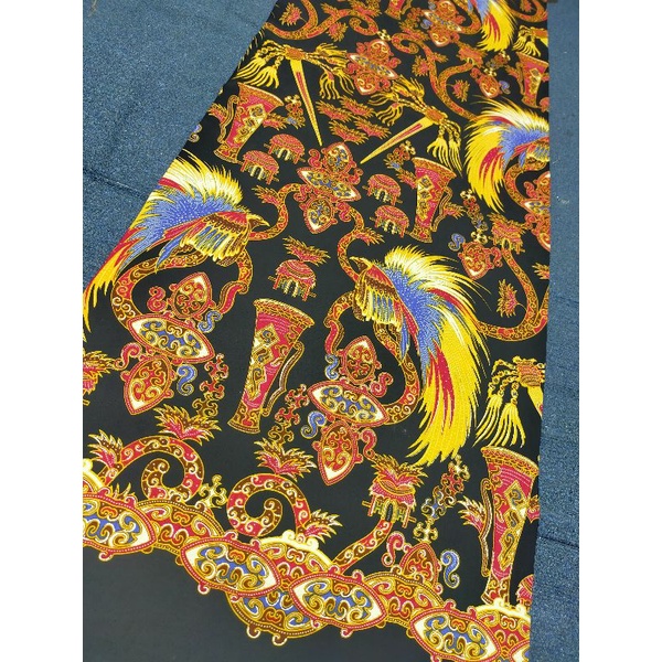 

Kain Batik Papua Semi Sutra. Bahan Batik Halus Motif Papua. Batik Semi Sutra by Legenda Mas. Batik