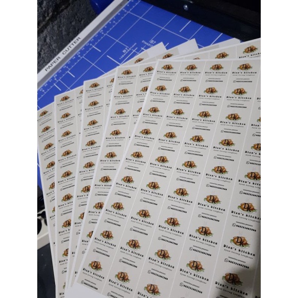 

Stiker PERSEGI PANJANG/OVAL cutting SEGIEMPAT