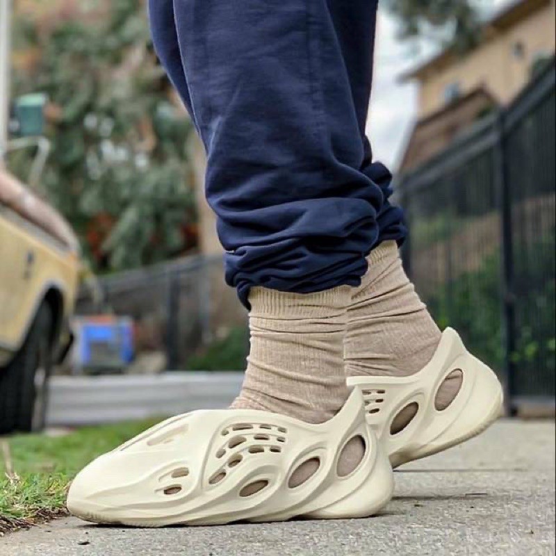 yeezy sandals foam runner