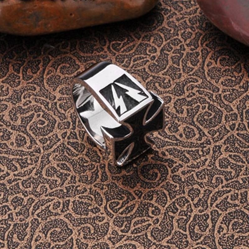 Cincin Biker Gaya Vintage Gothic