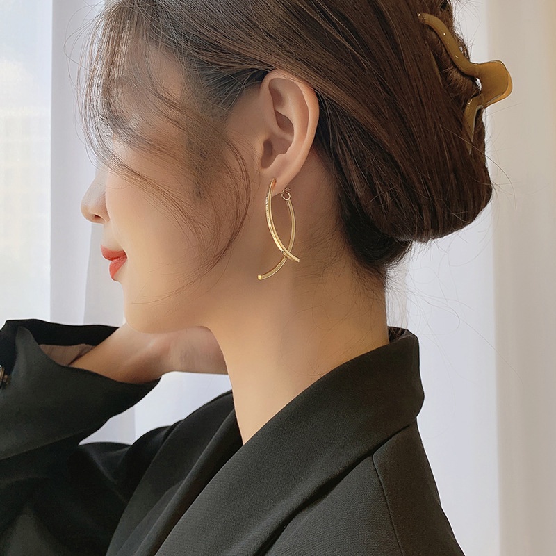 Logam panjang anting-anting gaya Korea baru sederhana anting-anting wanita anting-anting bermutu tin