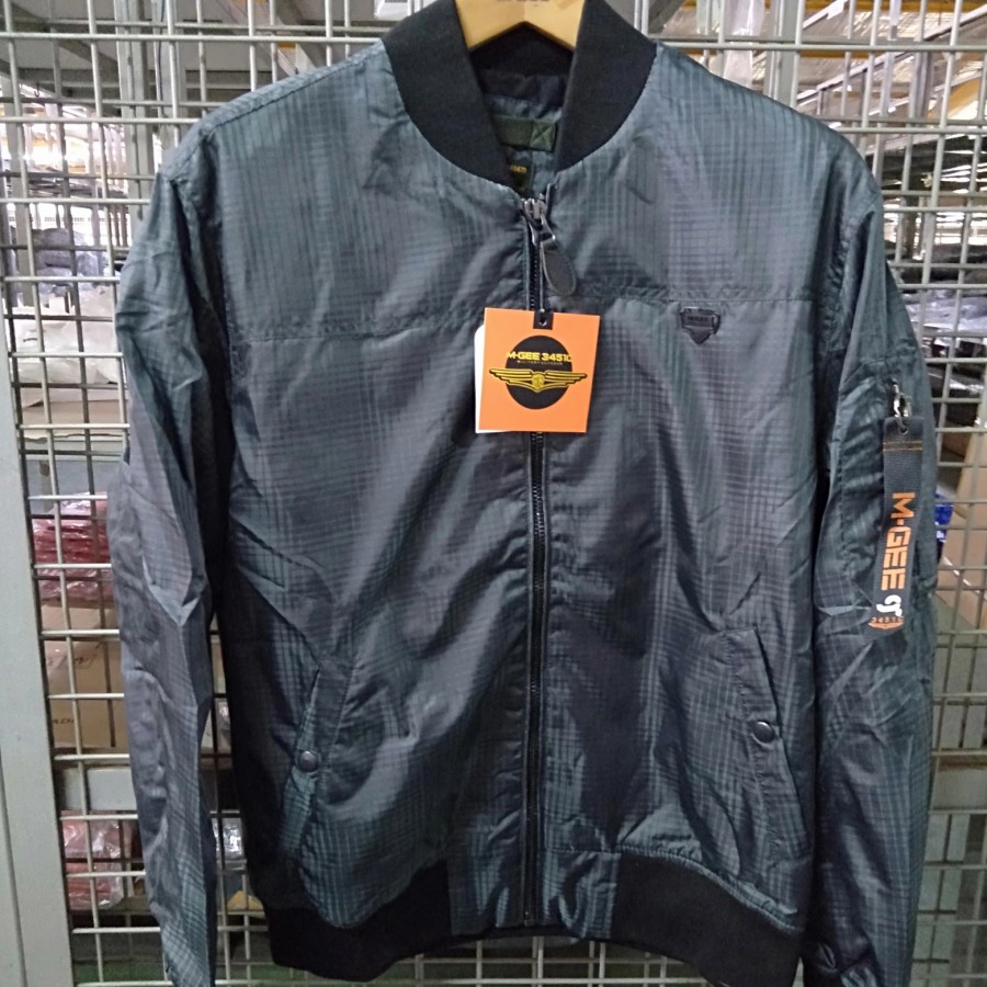 JAKET BOMBER MGEE CROSS 16 CS009 - GREY