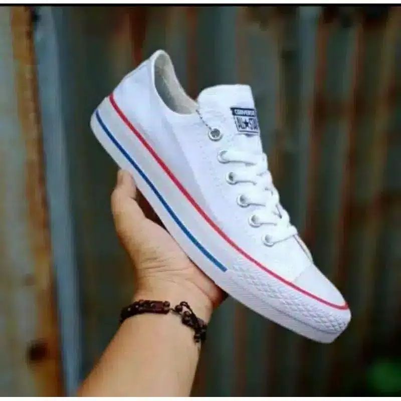 sneakers converse all star terlaris paling banyak di cari