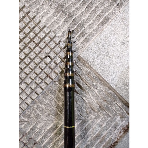 Tegek kolong karbon ikan mas