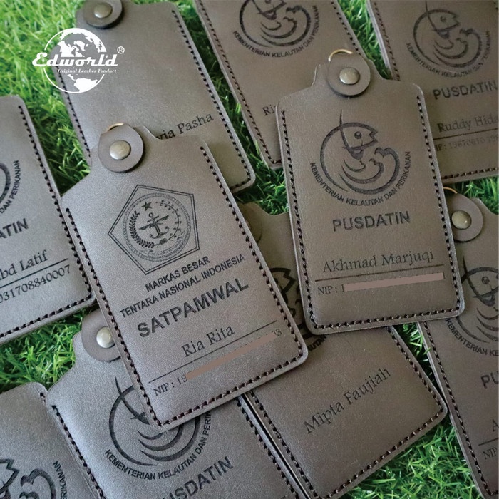 

ORGANIZER-DOCUMENT- ID CARD HOLDER DARI KULIT SAPI ASLI MODEL 1 SLOT CARD -DOCUMENT-ORGANIZER.