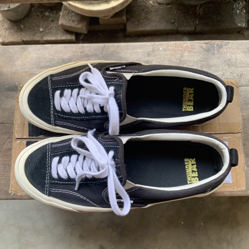 Art95035 Sepatu Local Thunder Bear Easton DX BW Second Original