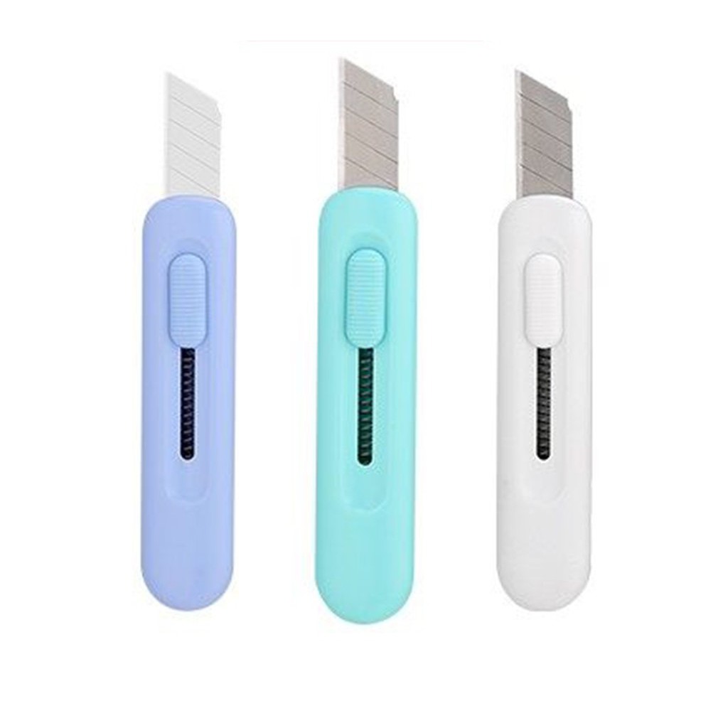 

CUTTER PISAU MINI TRAVEL DELI 2079 LUCU POCKET CUTTER PEMOTONG KERTAS