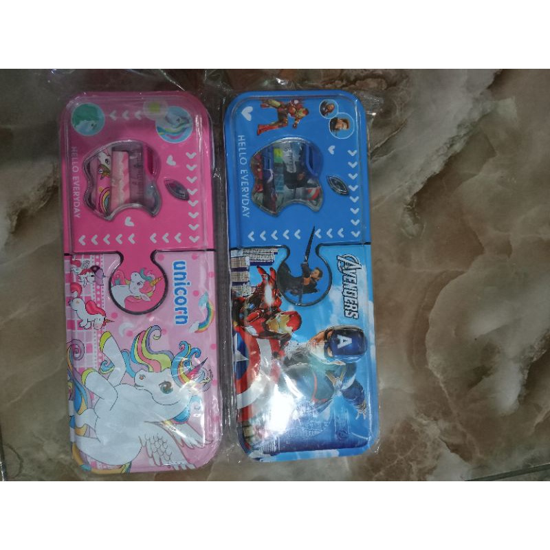 

Tepak pensil - tempat pensil - tempat pensil sekolah - alat sekolah - peralatan anak