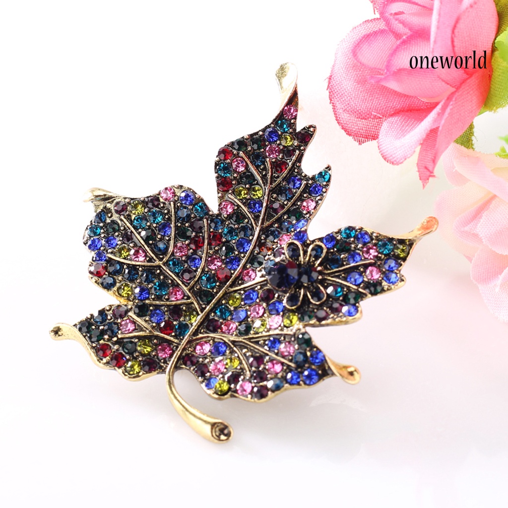 OW@ Brooch Exquisite Maple Leaf Shape Alloy Bee Charm Lapel Pin Badge for Women Wedding Anniversary Gift