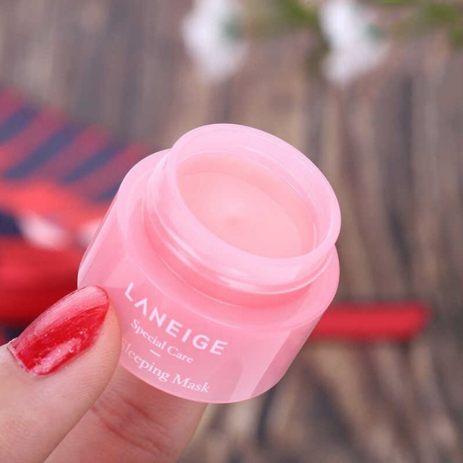 LANEIGE Lip Sleeping Mask Berry MOISTURIZING AND BRIGHTENING LIPS 3g XX003