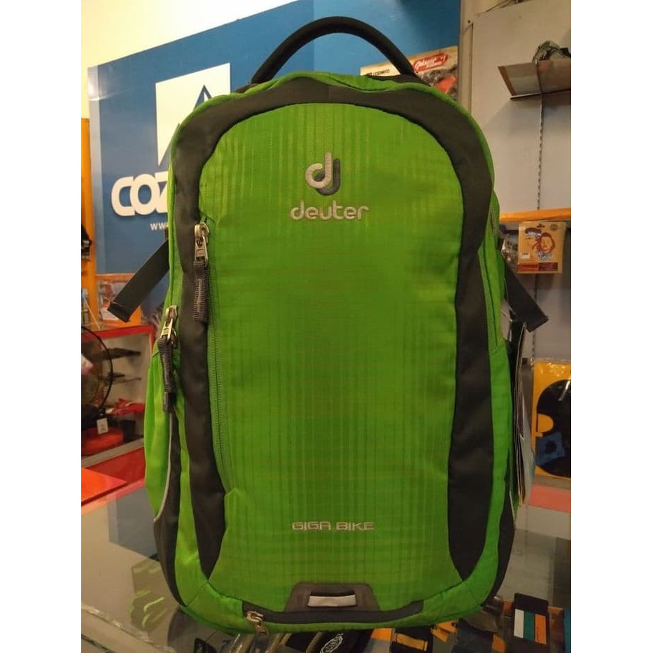 harga daypack deuter