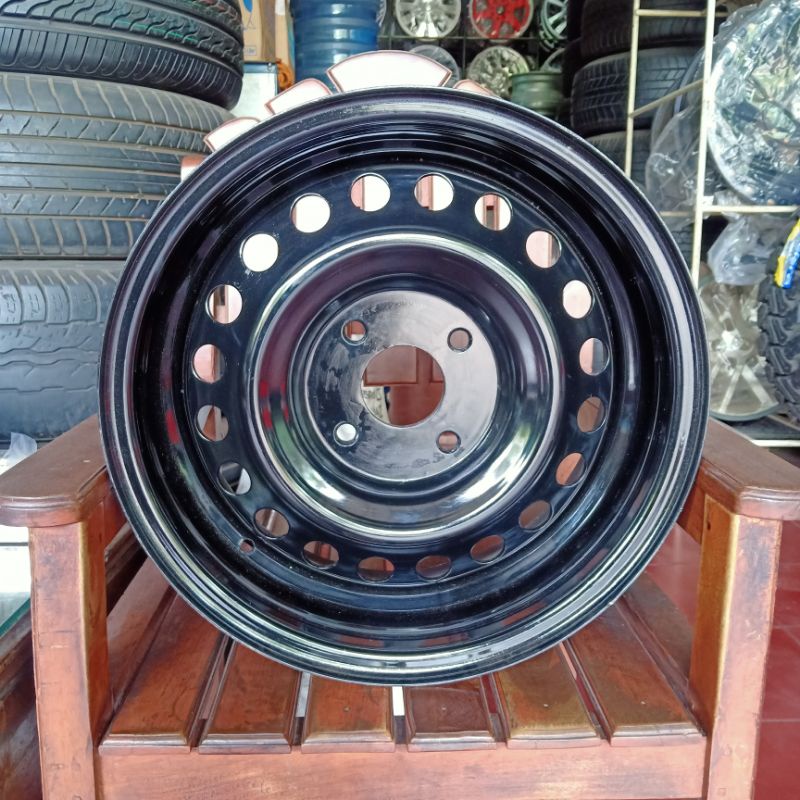 Velg mobil kaleng Avanza Veloz, Kijang Krista, Wuling R15, lubang/PCD 4/114
