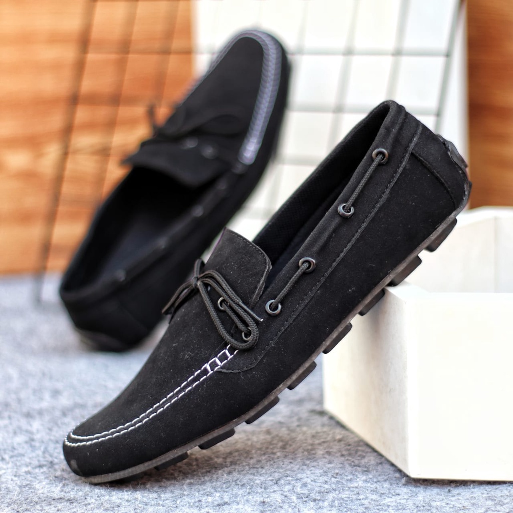 MOLK Sepatu Casual Slip On Pria Keren Original Kekinan Model Slop Mocasin Tali Santai Murah