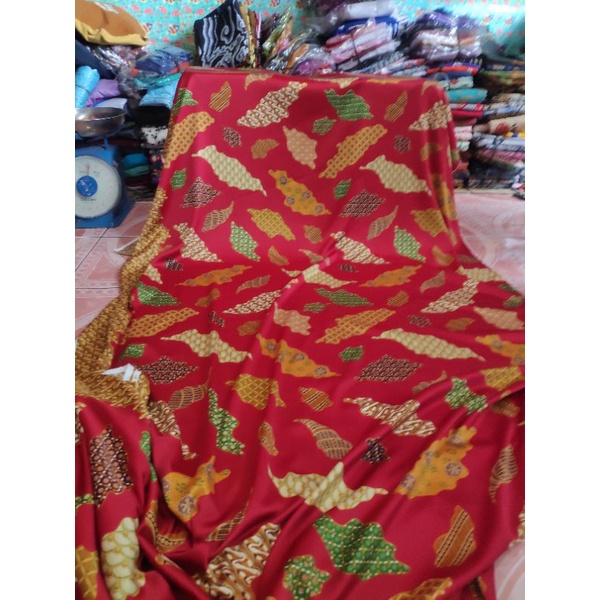 kain batik semi sutra 115/kg