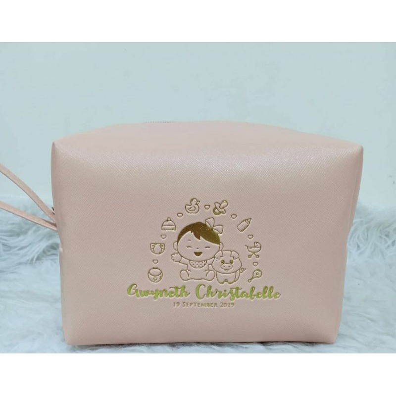 

Pouch Emboss/Hampers/Souvenir Ulang Tahun/Aqiqahan/Tasyukuran/goodie bag/khitanan/suvenir/tasultah