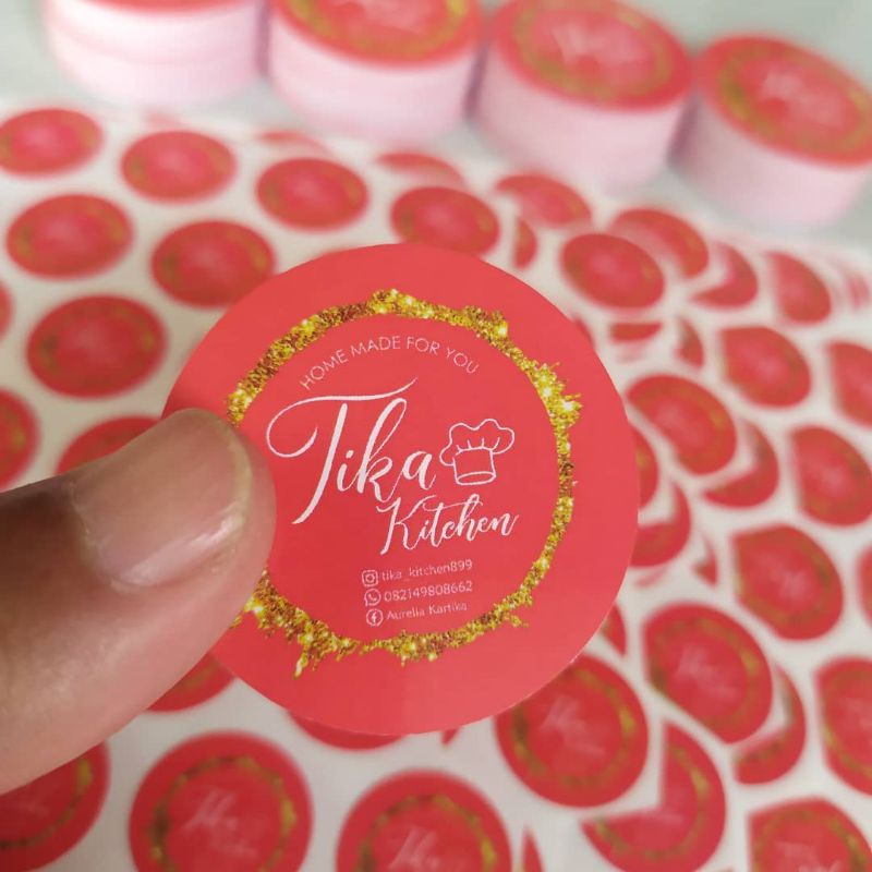 

sticker vinyl A3+ SEHARI JADI | cetak sticker label kemasan | label usaha makanan