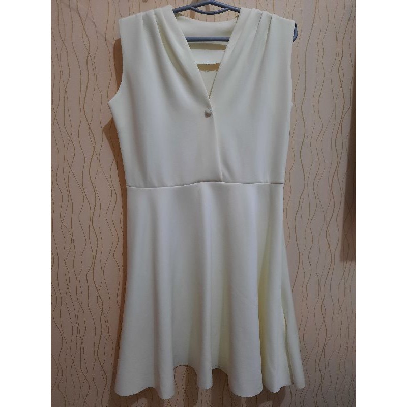 Dress Pesta Putih Scuba