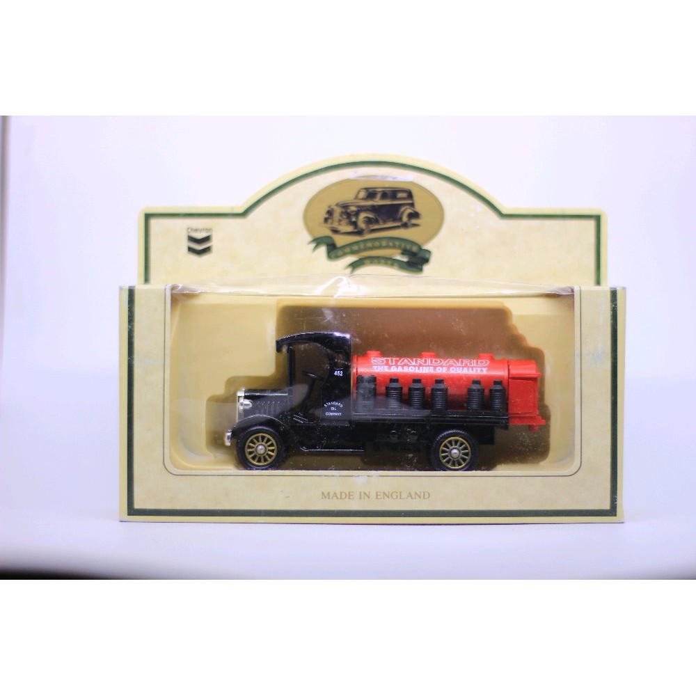 LLEDO Chevron Red Crown 1927 Gasoline Truck