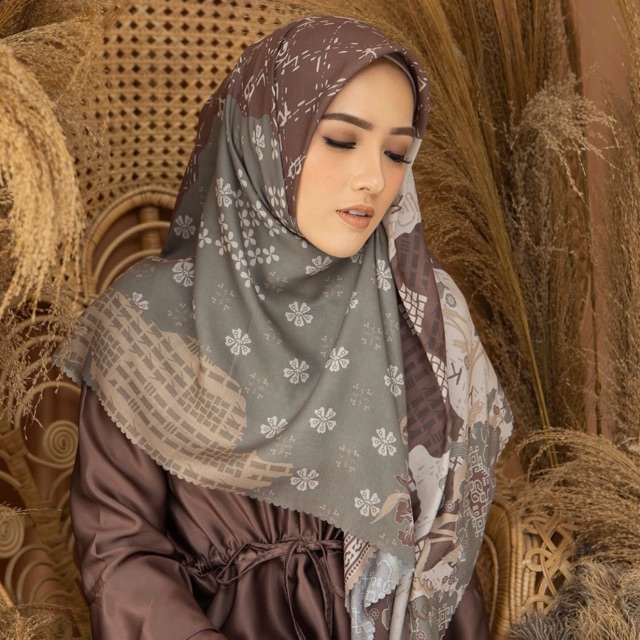 (Ready Stock)Iswara scarf , Lavana by Wearing Klamby