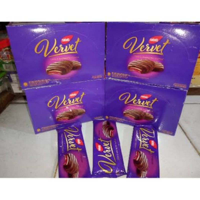 

Nabati Vervet Choco Raspberry Cookies (Box isi 10)