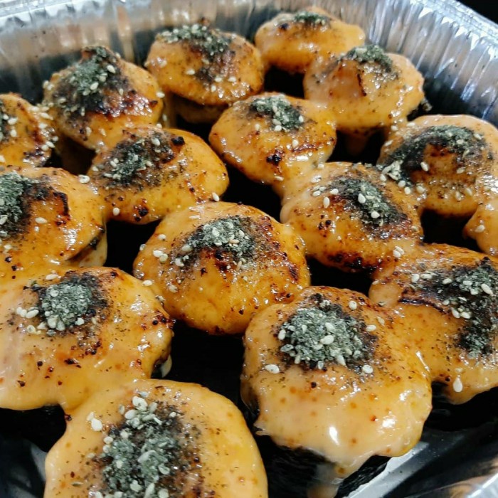 

Sushi Mix (Salmon & Wagyu) Large 16 pcs