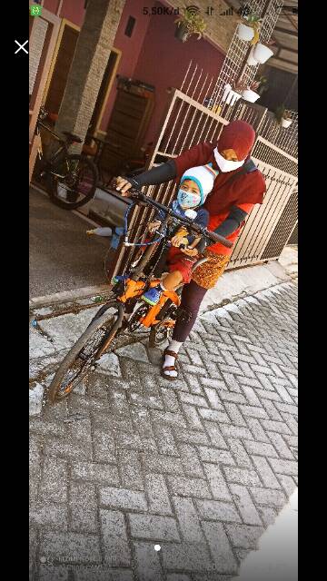 Boncengan anak di sepeda Gowes Bonceng anak Di sepeda Lipat Boncengan Sepeda selly sandaran