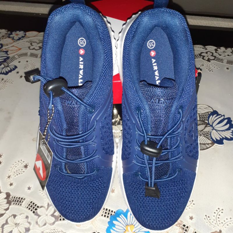 Sepatu snekers anak AIRWALK (Size 35)