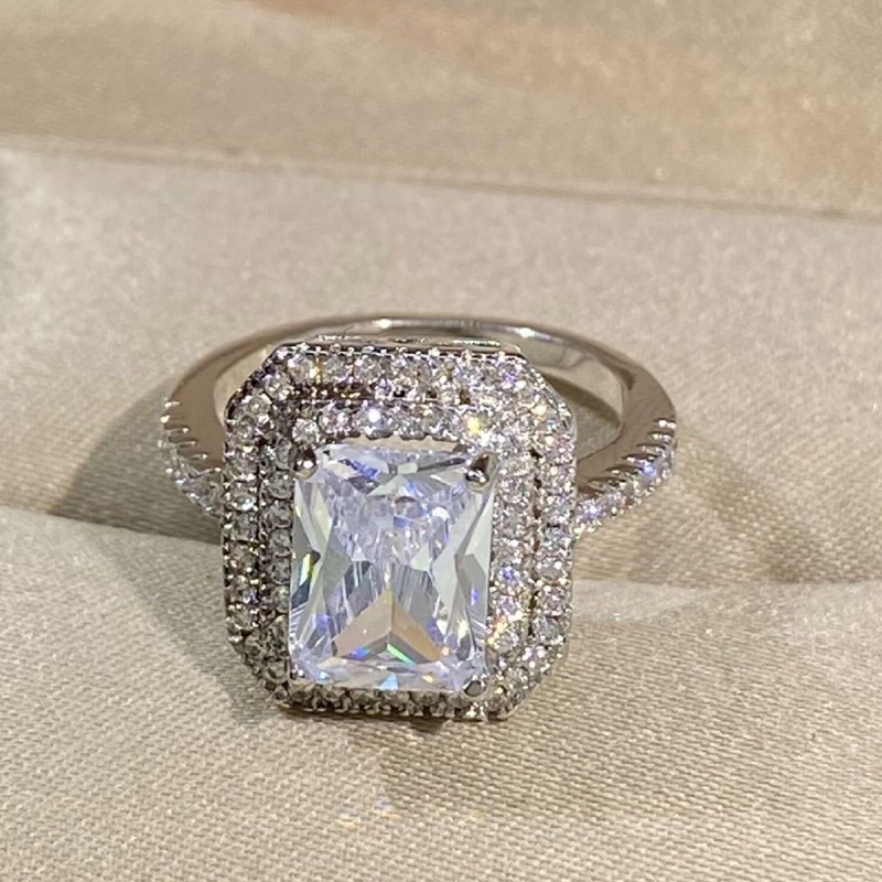 Cincin Wanita Bentuk Kotak Warna Silver Bahan Cubic Zircon Gaya Klasik Untuk Pernikahan