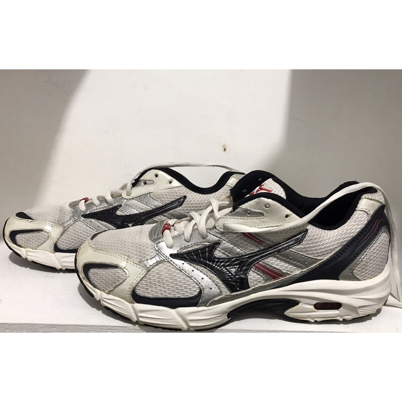 SEPATU BEKAS MIZUNO ORIGINAL, SIZE 40