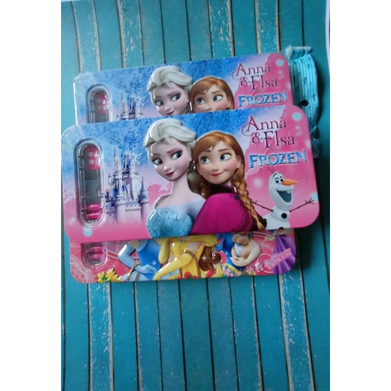 

Tempat pencil kaleng Princes dan Frosen lengkap kiku