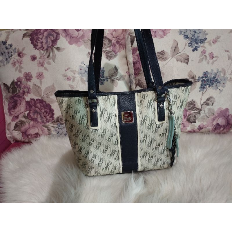 Daks Tote Preloved