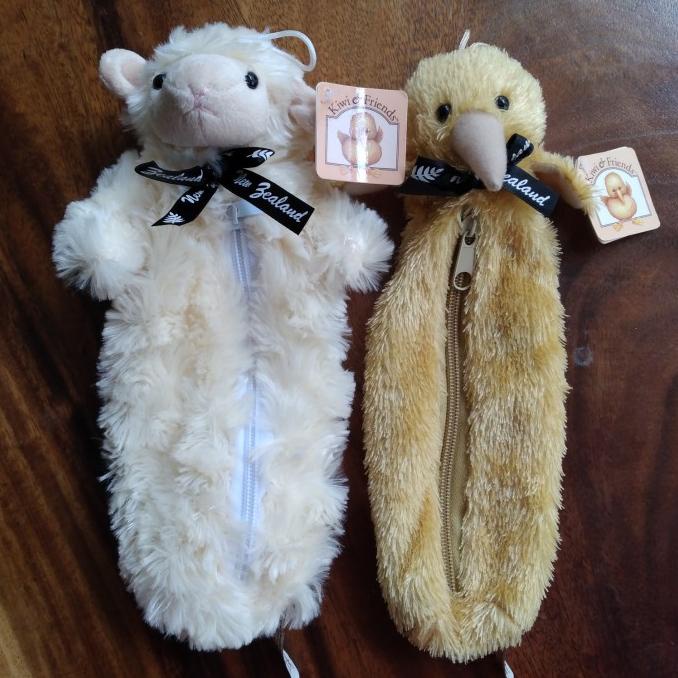 

Boneka Kotak pensil bulu karakter kiwi domba premium import