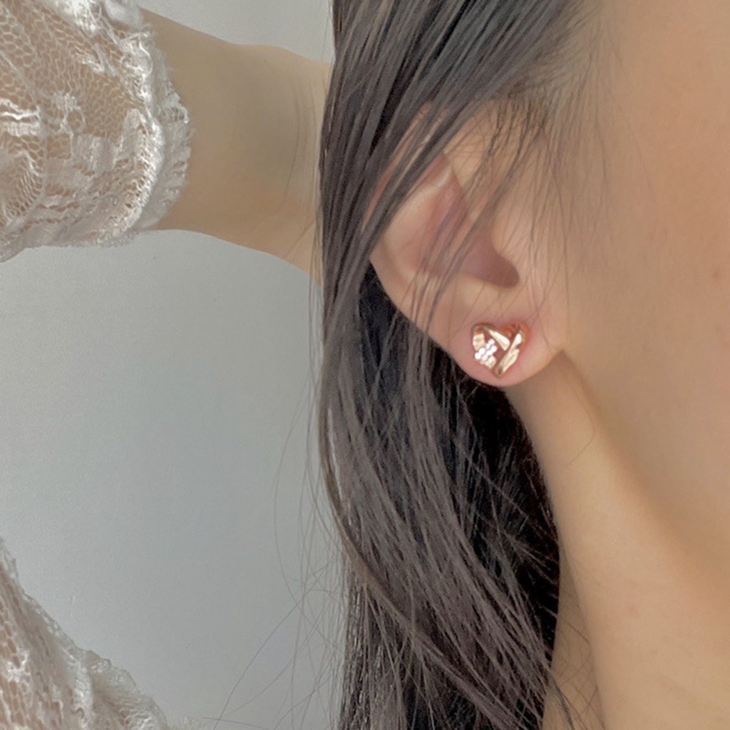 Hu Hu Hu Hu Hu Alat Bantu Pasang Kacamata♡ 1 Pasang Anting Stud Bentuk Hati Aksen Berlian Imitasi Untuk Wanita