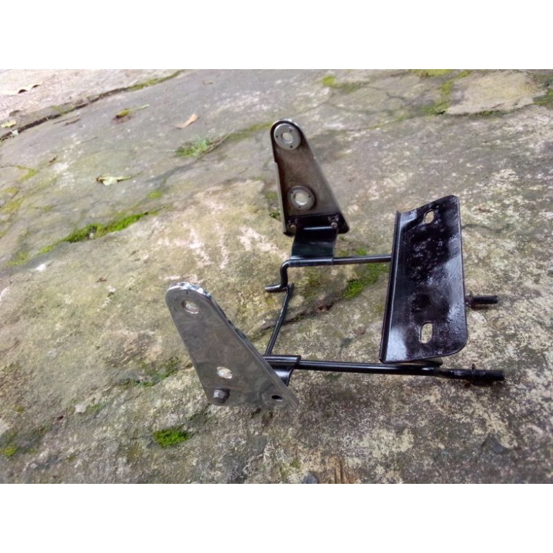 Breket dudukan pangkon kupingan lampu reflektor depan motor Honda Tiger lama Tiger 2000