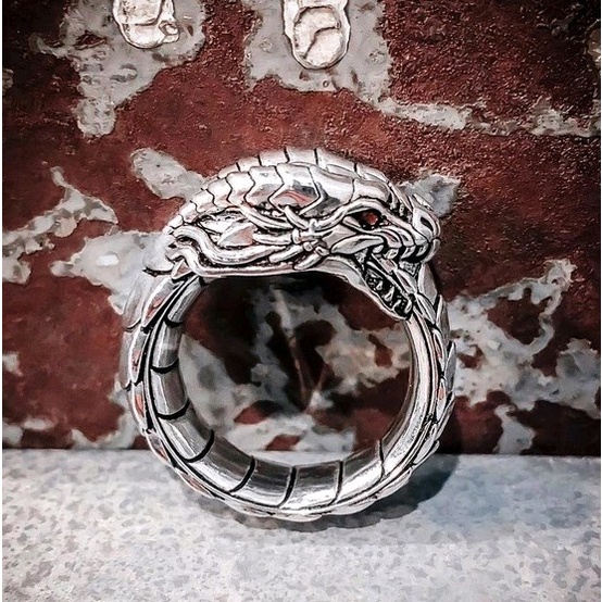 Cincin Bentuk Naga Bahan Zinc Alloy Gaya Punk Untuk Pria