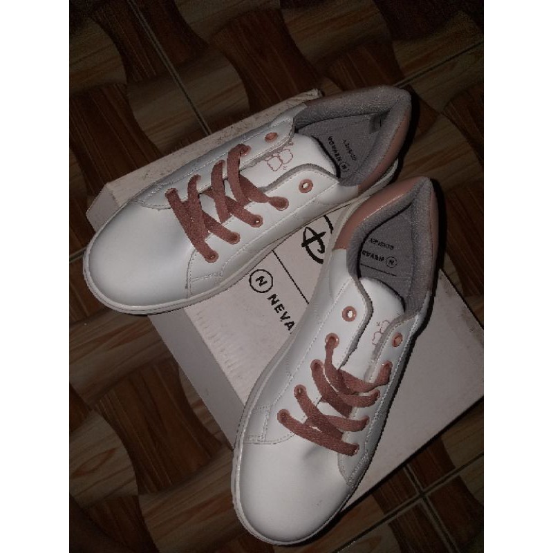 Sneakers Putih Disney X Nevada No. 38 (BARU)