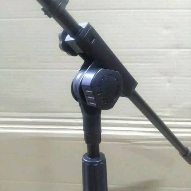 Stand mic tripod tiang mic betavo ST-209 kaki bulat besi