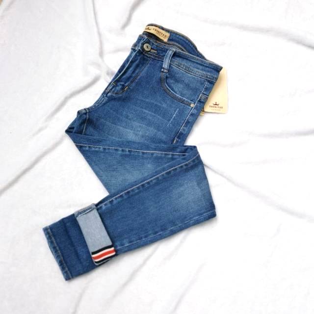 Celana jeans wanita wilona mid highwaist ripped stik balik Celana jeans wanita wilona mid highwaist ripped stik balik
