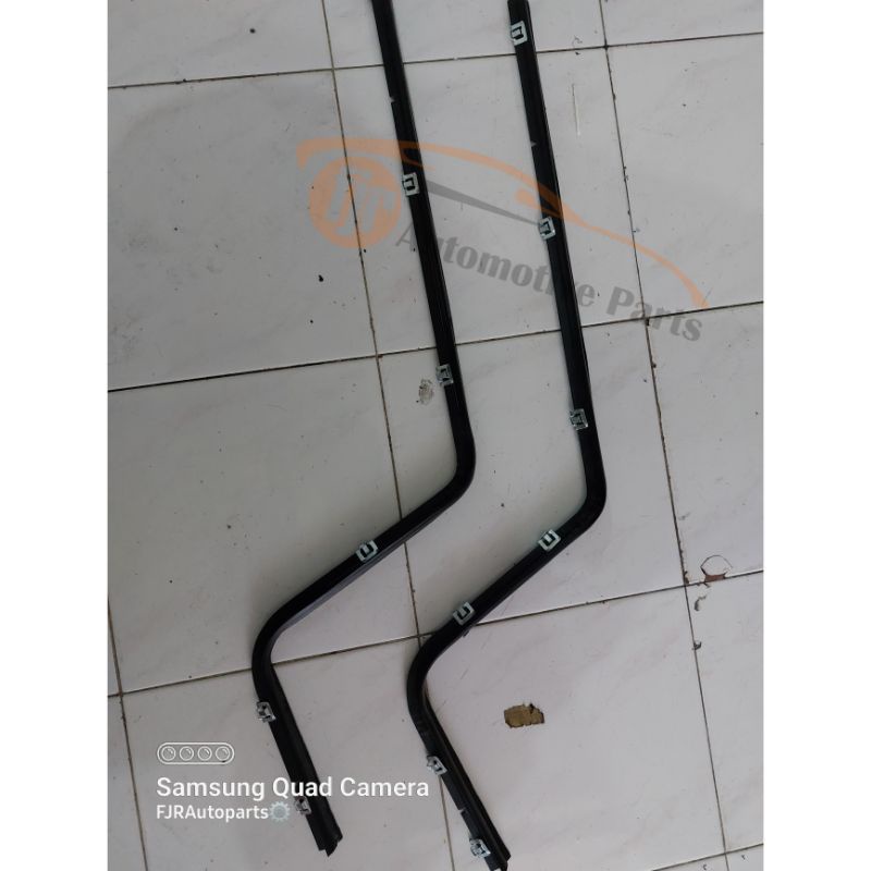 1 SET (4 PCS) Weather Strip Colt Diesel Ragasa / Karet Pelipit List Kaca Colt Diesel Ragasa Lengkap dengan Klip Siap Pasang