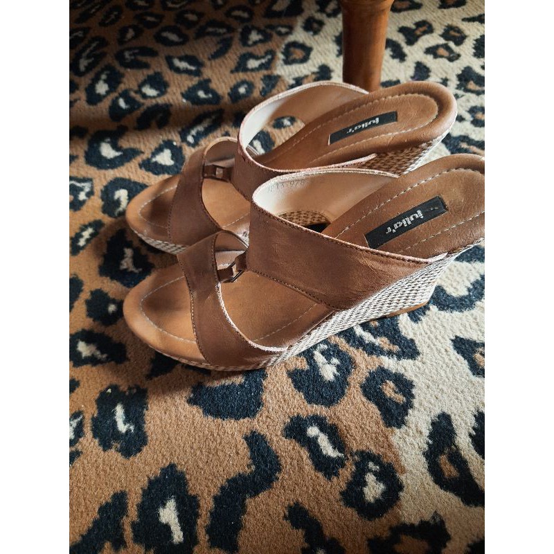 WEDGES JULIAR