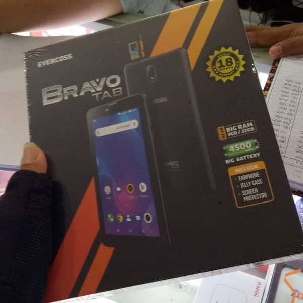Evercoss Bravo Tab 3/32 - 3 GB /32 GB - Garansi Resmi 1 Tahun