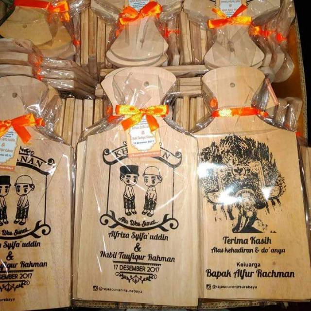 Souvenir sunatan telenan