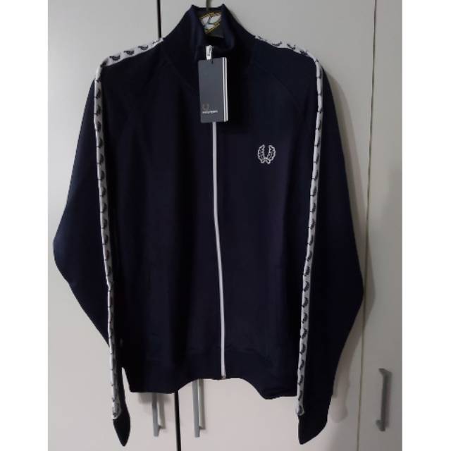 harga hoodie fred perry original