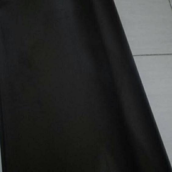 

Miliki - 10 lbr KERTAS KADO POLOS HITAM DOFF 1 sisi, PELAPIS KOTAK KADO, KERTAS POLOS HITAM DOFF satu sisi