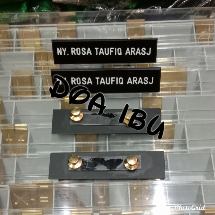 

Sale!!! Name Tag Papan Nama Dada Hitam Doff-Paku Jambu Hemat