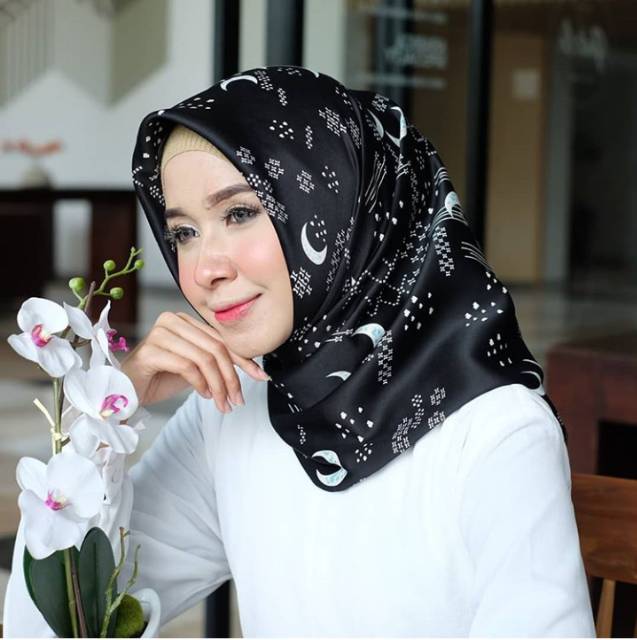 Hijab Segi Empat Moonlight 2 Edition / Segi Empat Moonlight Series 2