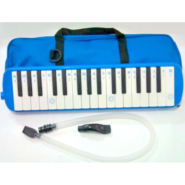 pianika /alat musik/piano tiup