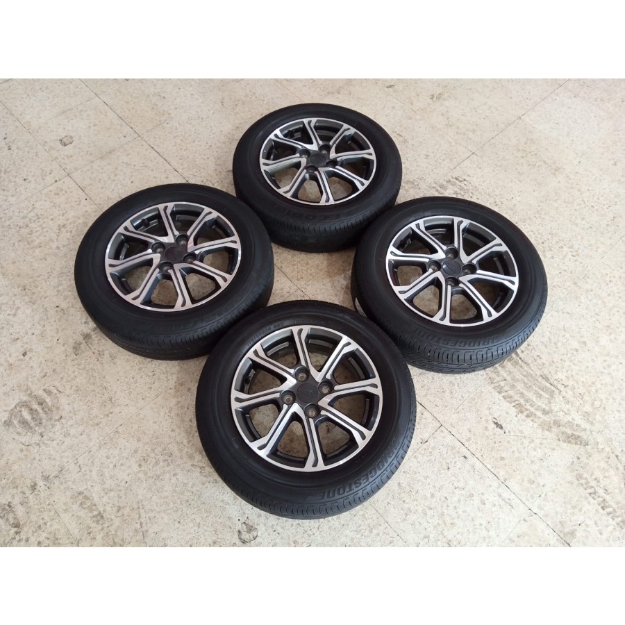 velg/pelek mobil bekas r14 lobang 4 std sigra r14 pcd 4x100 + ban .